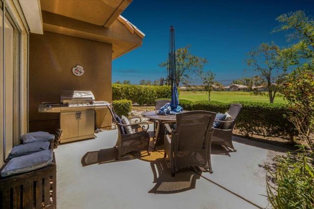 23 Pine Valley Drive, Rancho Mirage CA: https://media.crmls.org/mediaz/1e25c3da-eb09-4fb6-8e20-61c2aac931fb.jpg