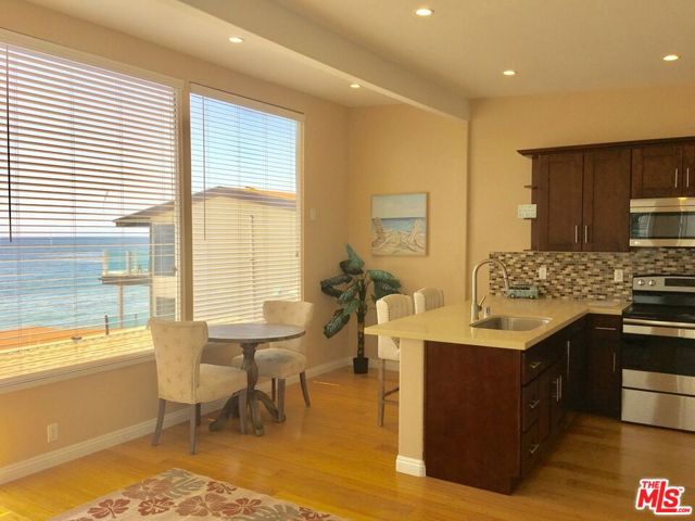 25164 Malibu Road, Malibu CA: https://media.crmls.org/mediaz/1e26b582-6a26-4809-9dde-36595f674e6a.jpg