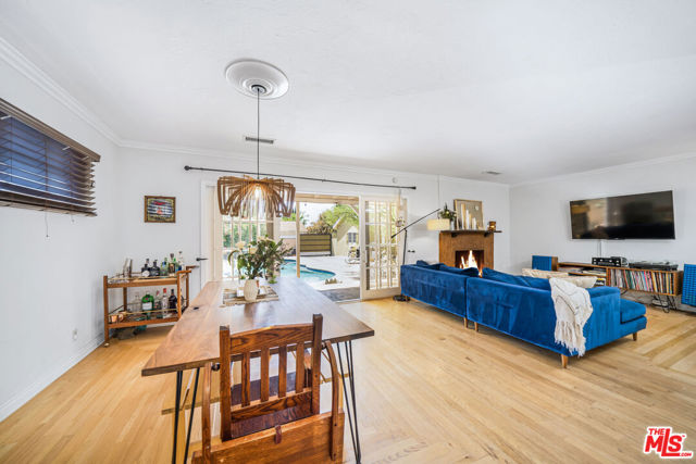 15732 Lassen Street photo 4