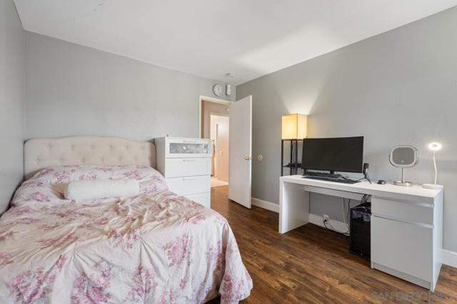 10155 Caminito Volar, San Diego CA: https://media.crmls.org/mediaz/1e280bfe-e742-43da-bf21-b45a302fc418.jpg