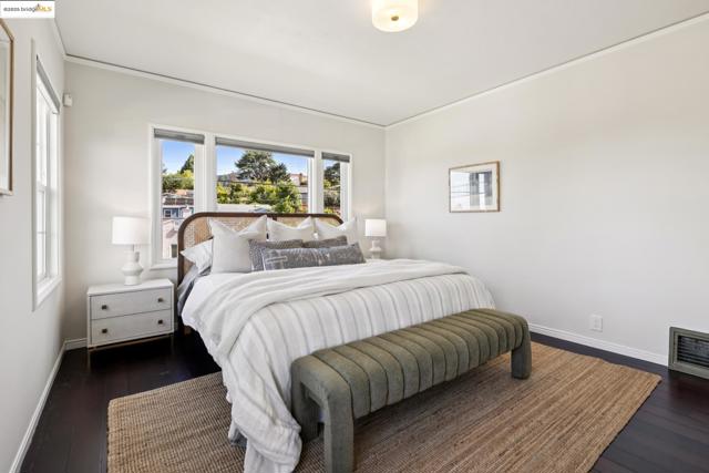 4701 Kaphan Ave, Oakland CA: https://media.crmls.org/mediaz/1e289b8c-cc91-4d92-a421-bbed7cb66112.jpg