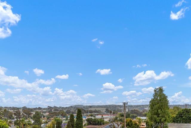 1826 Galveston St, San Diego CA: https://media.crmls.org/mediaz/1e293551-4330-4e43-a416-33aa19580b49.jpg