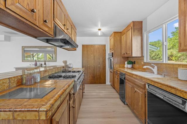 475 Fiesta Court, Watsonville CA: https://media.crmls.org/mediaz/1e295e6b-2bd1-4dd0-9a15-7d90602809c6.jpg