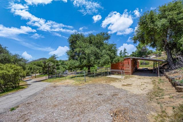 10649 Boulder Creek Rd, Descanso CA: https://media.crmls.org/mediaz/1e2a1e91-bb09-4541-950b-b6d677236b7e.jpg