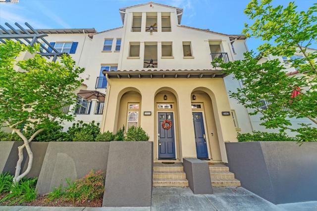 4222 Clarinbridge Cir, Dublin CA: https://media.crmls.org/mediaz/1e2aa109-9d57-4db2-b579-ffe1af846803.jpg