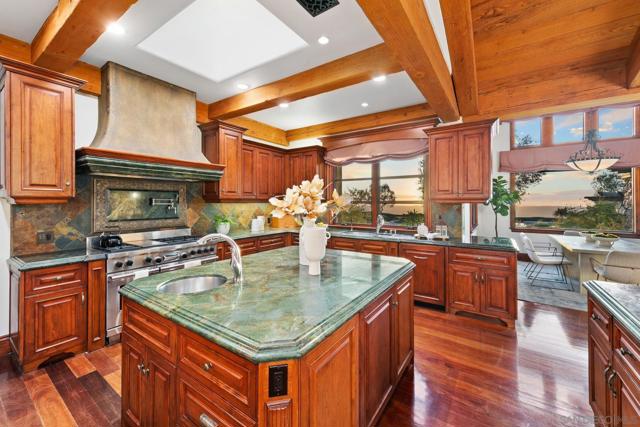 15707 Blue Crystal Trl, Poway CA: https://media.crmls.org/mediaz/1e2abef8-f47b-4a21-9e84-cb0169a06f83.jpg