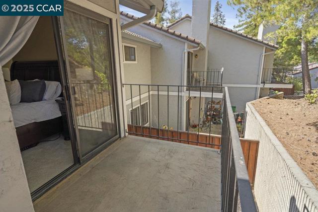 321 Via Cordova Ln, Martinez CA: https://media.crmls.org/mediaz/1e2b713e-f148-4df9-9ff3-ddd28d37a644.jpg