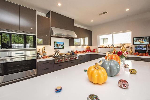 Image 3 of 30 For 17892 Creciente Way