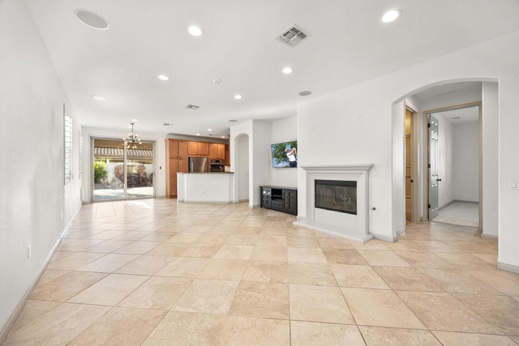 MLS #219144640DA image #4