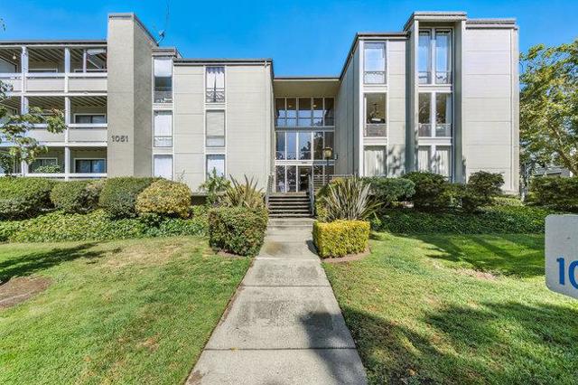 1051 Beach Park Boulevard, Foster City CA: https://media.crmls.org/mediaz/1e2d6e72-86e7-4647-b803-5215df16a284.jpg