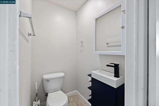 7447 Lockwood St, Oakland CA: https://media.crmls.org/mediaz/1e2d80ab-7d60-457a-bc52-d87edbda7db6.jpg