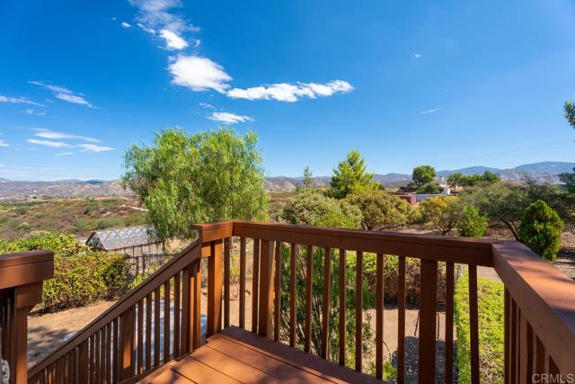 25082 Four Corners Road, Ramona CA: https://media.crmls.org/mediaz/1e2dead8-f6d0-474f-8a97-9b498decaa24.jpg