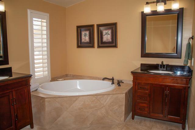 11851 Riverside Dr, Lakeside CA: https://media.crmls.org/mediaz/1e2e7ab6-b7c0-422a-a402-724dd39250a6.jpg