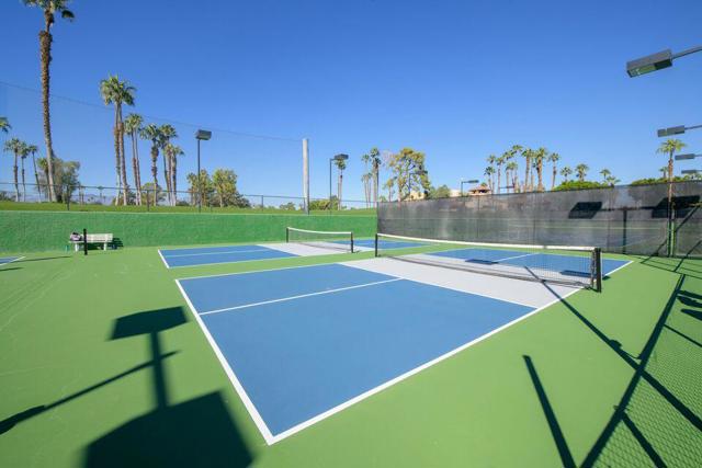 41629 Woodhaven W Drive, Palm Desert CA: https://media.crmls.org/mediaz/1e2e9ad5-43c5-472a-852d-9ea2585ee02a.jpg