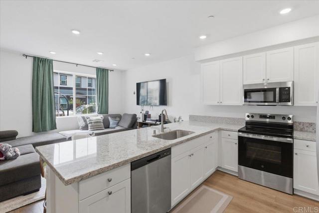 Detail Gallery Image 13 of 26 For 34587 Ciruela Ave, Winchester,  CA 92596 - 3 Beds | 3 Baths