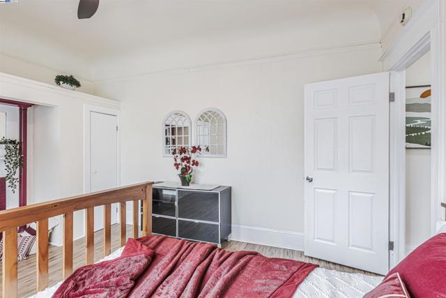 2211 24Th Ave, Oakland CA: https://media.crmls.org/mediaz/1e30c4a4-cca5-4f7e-abc0-f18128160514.jpg