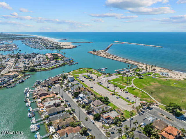 2621 Harbor Boulevard, Ventura CA: https://media.crmls.org/mediaz/1e312ee3-fba9-42f6-84d9-9cd9740f692a.jpg