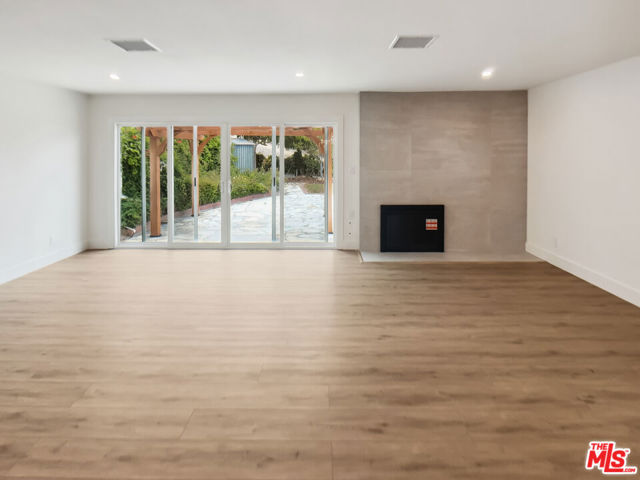 6820 Abbottswood Drive, Rancho Palos Verdes CA: https://media.crmls.org/mediaz/1e319d92-d814-4aa2-a70a-d0d416d23d13.jpg