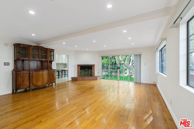 10709 ASHTON Avenue, Los Angeles CA: https://media.crmls.org/mediaz/1e31d7f5-0a77-4483-addb-971a21d28281.jpg