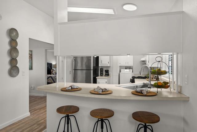 8620 Atlas View Drive, Santee CA: https://media.crmls.org/mediaz/1e31d988-cb06-414b-bfec-6c446a9d1f83.jpg