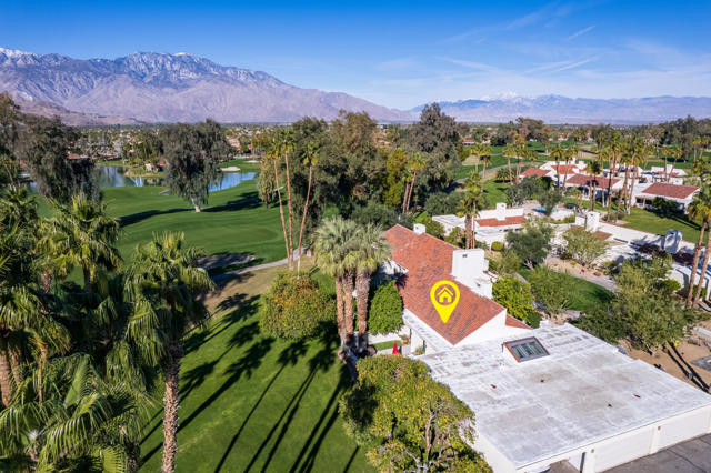 34955 Mission Hills Drive, Rancho Mirage CA: https://media.crmls.org/mediaz/1e31e00e-7564-4dc4-b33e-1f66071a1017.jpg