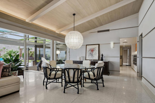 855 W Coronado Avenue, Palm Springs, CA 92262