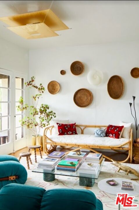 6686 Emmet Terrace, Los Angeles CA: https://media.crmls.org/mediaz/1e32ec2a-4920-4005-8d57-b6403092c1d8.jpg