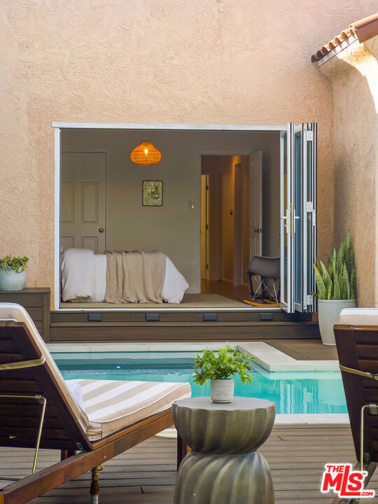 4427 S Wilton Place, Los Angeles CA: https://media.crmls.org/mediaz/1e331bef-f108-445f-81ec-ad1a5955dd44.jpg