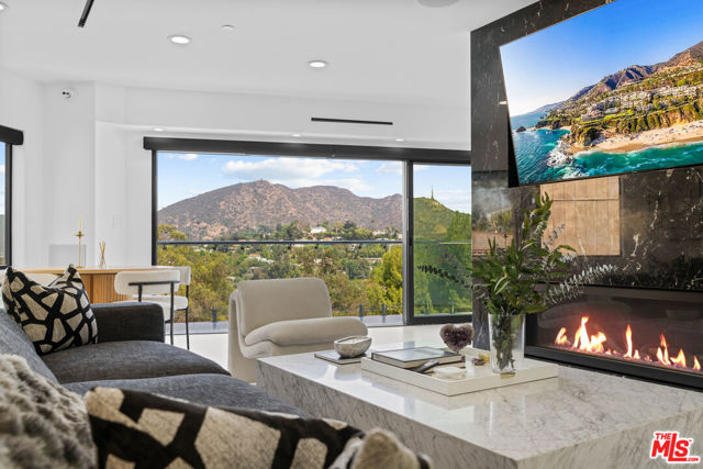 7141 Woodrow Wilson Drive, Los Angeles CA: https://media.crmls.org/mediaz/1e334b10-35aa-4b85-ab82-e594b3d49e48.jpg