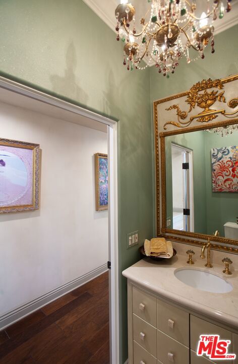 3501 Caribeth Drive, Encino CA: https://media.crmls.org/mediaz/1e33afc6-3fad-4545-b96a-1b71c3b0fd9c.jpg