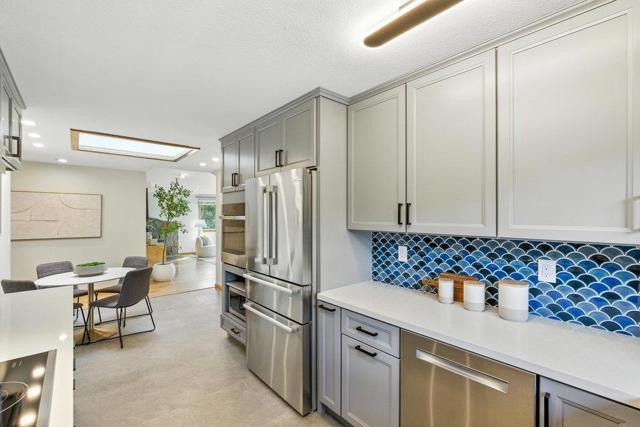 430 Marine Boulevard, Moss Beach CA: https://media.crmls.org/mediaz/1e3478cb-fedc-425e-85bb-c5a815dead0d.jpg