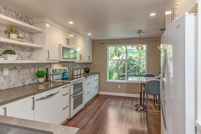 2952 Carrington Court, San Jose CA: https://media.crmls.org/mediaz/1e34c1ee-aa27-486b-94e4-48ff708527e6.jpg