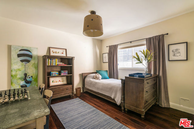 2770 La Castana Drive, Los Angeles CA: https://media.crmls.org/mediaz/1e35ff58-d071-4c4d-9dda-f36c09a342ff.jpg