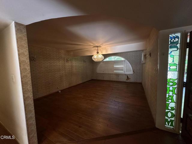 4800 Topeka Drive, Tarzana CA: https://media.crmls.org/mediaz/1e35ffbb-f7ea-44b5-b7bc-90704b728a7c.jpg