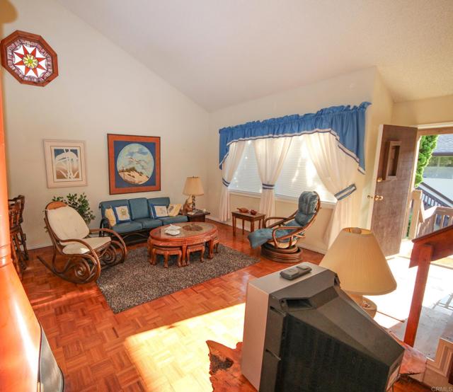 318 Juniper Avenue, Carlsbad CA: https://media.crmls.org/mediaz/1e366471-a2c7-4753-84d5-fb52d6ad7b9e.jpg