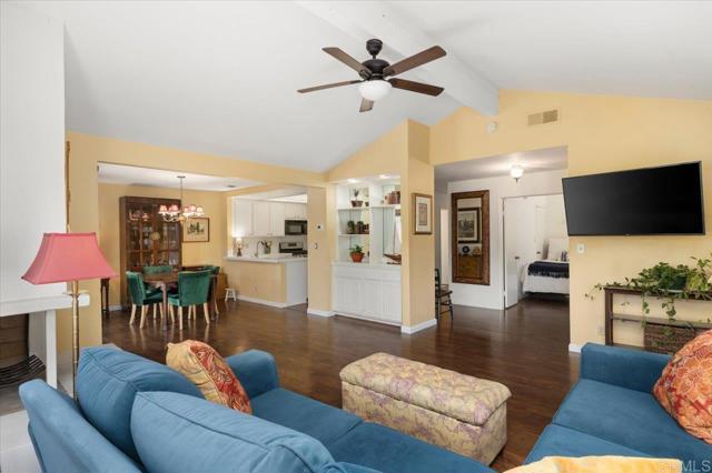 1209 La Verde Lane, San Marcos CA: https://media.crmls.org/mediaz/1e368993-efde-4703-baba-9eeaf6c71e25.jpg