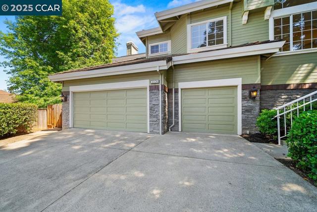 1120 Keith Drive, Concord CA: https://media.crmls.org/mediaz/1e378544-e7a6-4db0-80a5-3998897dc508.jpg