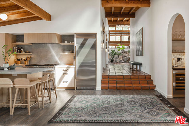 901 Crater Camp Drive, Calabasas CA: https://media.crmls.org/mediaz/1e37bf86-af89-4002-a732-5036c62481d8.jpg