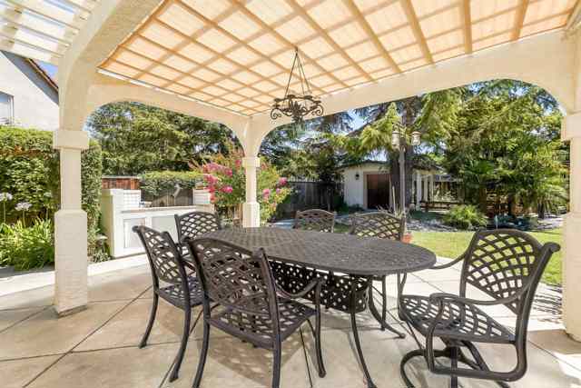 Image 29 of 44 For 327 Brookview Way