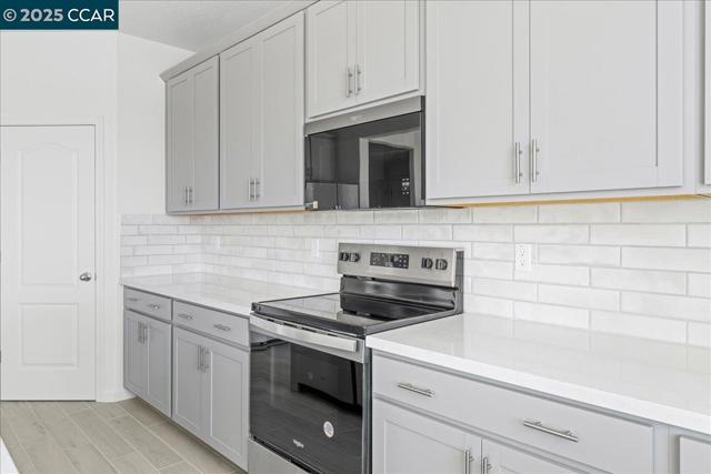 4207 Markovich Ct, Richmond CA: https://media.crmls.org/mediaz/1e37ed1b-db06-460e-bc19-6f00e9301426.jpg