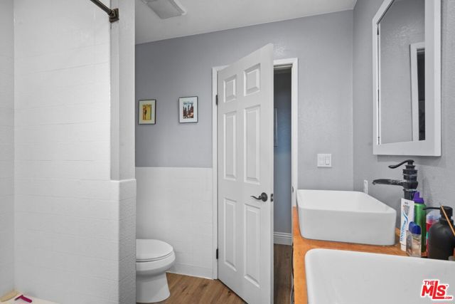 4631 W Avenue M8, Lancaster CA: https://media.crmls.org/mediaz/1e37ef04-ab31-4b08-874a-d2aa3bb0009c.jpg