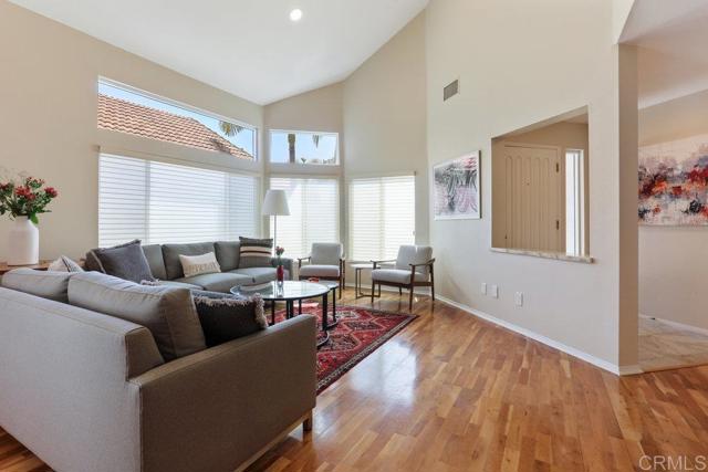 Detail Gallery Image 7 of 30 For 20 Aruba, Coronado,  CA 92118 - 3 Beds | 3 Baths