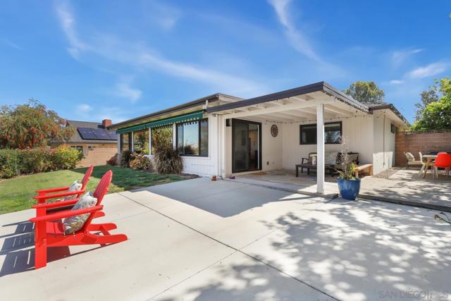1144 San Julian Dr, San Marcos CA: https://media.crmls.org/mediaz/1e382c27-73b6-4698-b13e-e6cf16fb222e.jpg