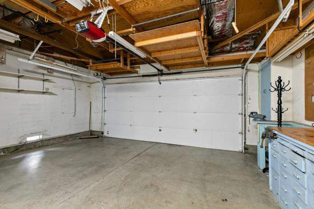Image 33 of 47 For 4049 Valerie Drive