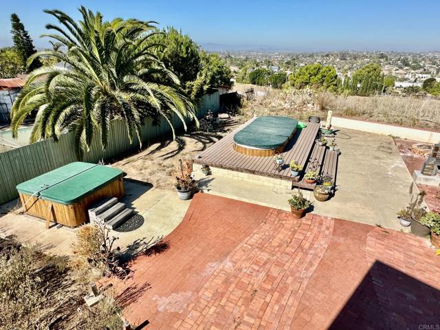 Detail Gallery Image 5 of 55 For 880 Crest View Rd, Vista,  CA 92081 - 4 Beds | 2/2 Baths