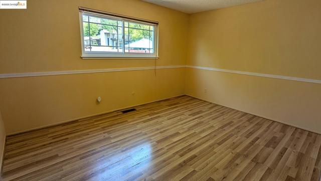 5126 La Honda RD, El Sobrante CA: https://media.crmls.org/mediaz/1e392394-0c98-4bee-8633-6b09c6cdb3c2.jpg