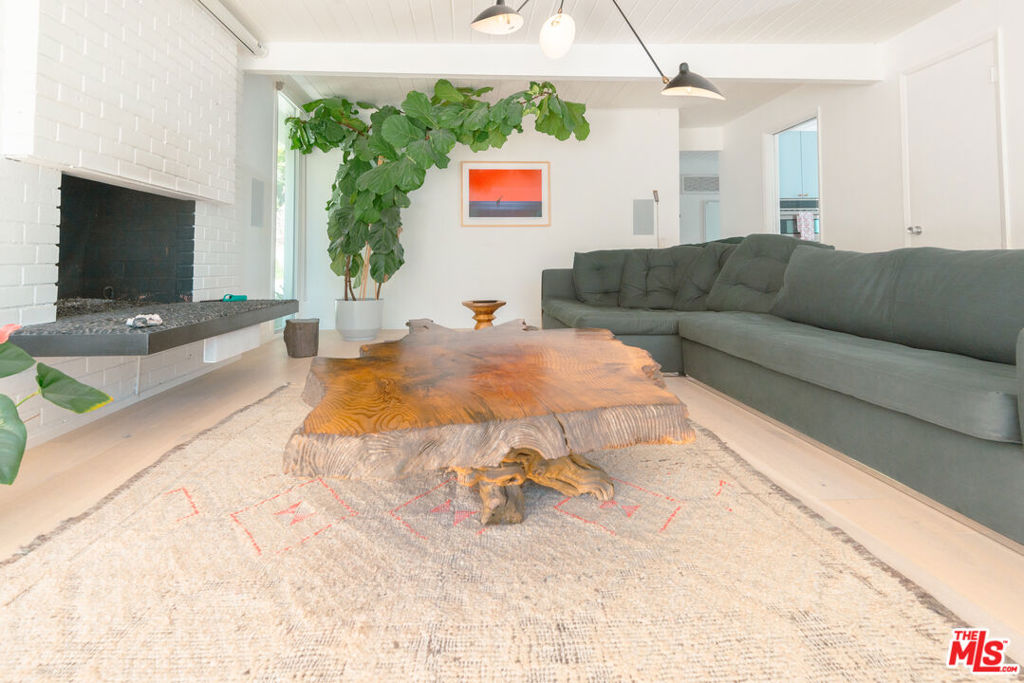 MLS #25503537 img 19