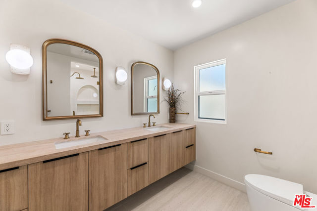 Drew Fenton | 266 Mabery Road Santa Monica CA | MLS: 7395913