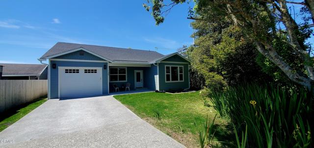 Detail Gallery Image 2 of 22 For 135 Dana St, Fort Bragg,  CA 95437 - 3 Beds | 2 Baths