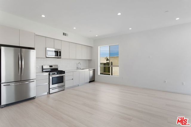1827 Midvale Avenue, Los Angeles CA: https://media.crmls.org/mediaz/1e3a2426-410a-4c80-b55c-40d3b1e19947.jpg